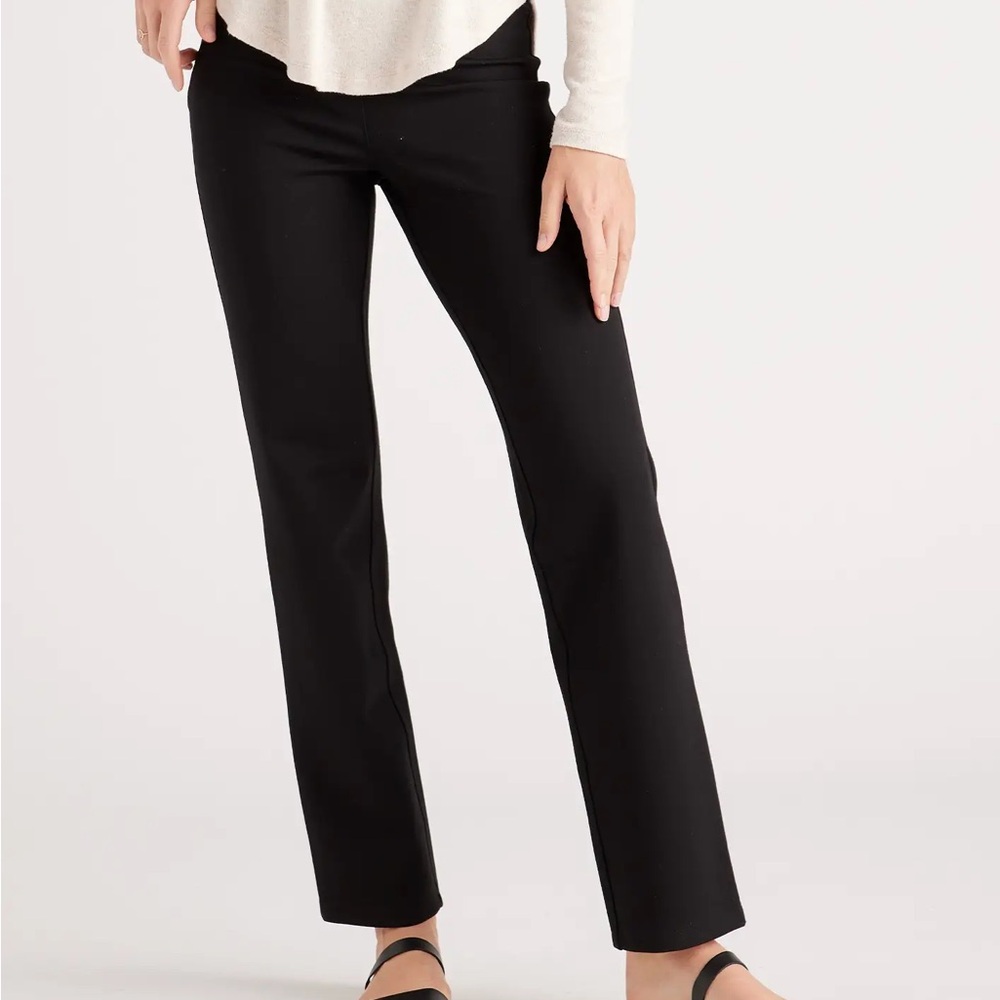 Quince Ultra-Stretch Ponte Straight Leg Pant brand new in original packaging